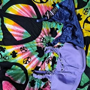 40D Bundle 2 Bras, Glamorise Sports Bra (lavender), Bali Classic Support (blue)